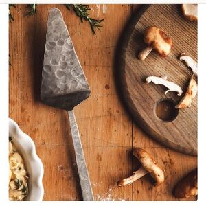 Farmhouse Pottery Cheese Board - Thumbnail 4